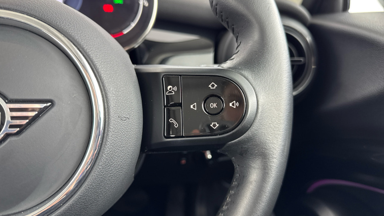 MINI Hatchback 1.5 Cooper Classic Premium 3dr Petrol Hatchback